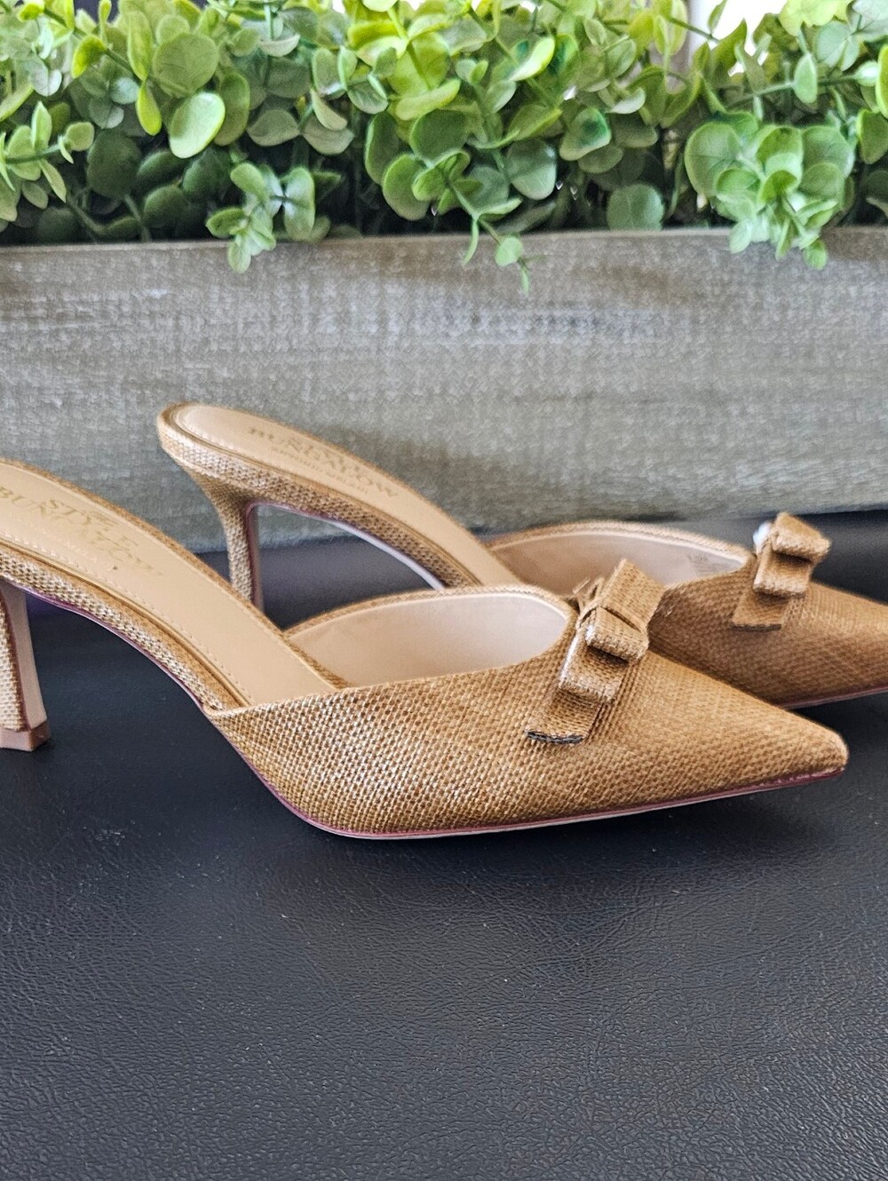 ANTONIO MELANI Neutral Textured Pointed-Toe Bow Mules Shoes Women's Sz 9.5 - Picture 2 of 8